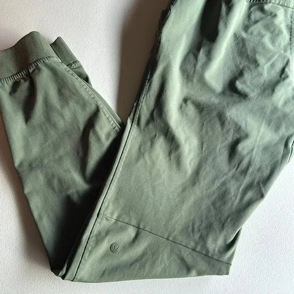 Lululemon - Picture 6 of 6